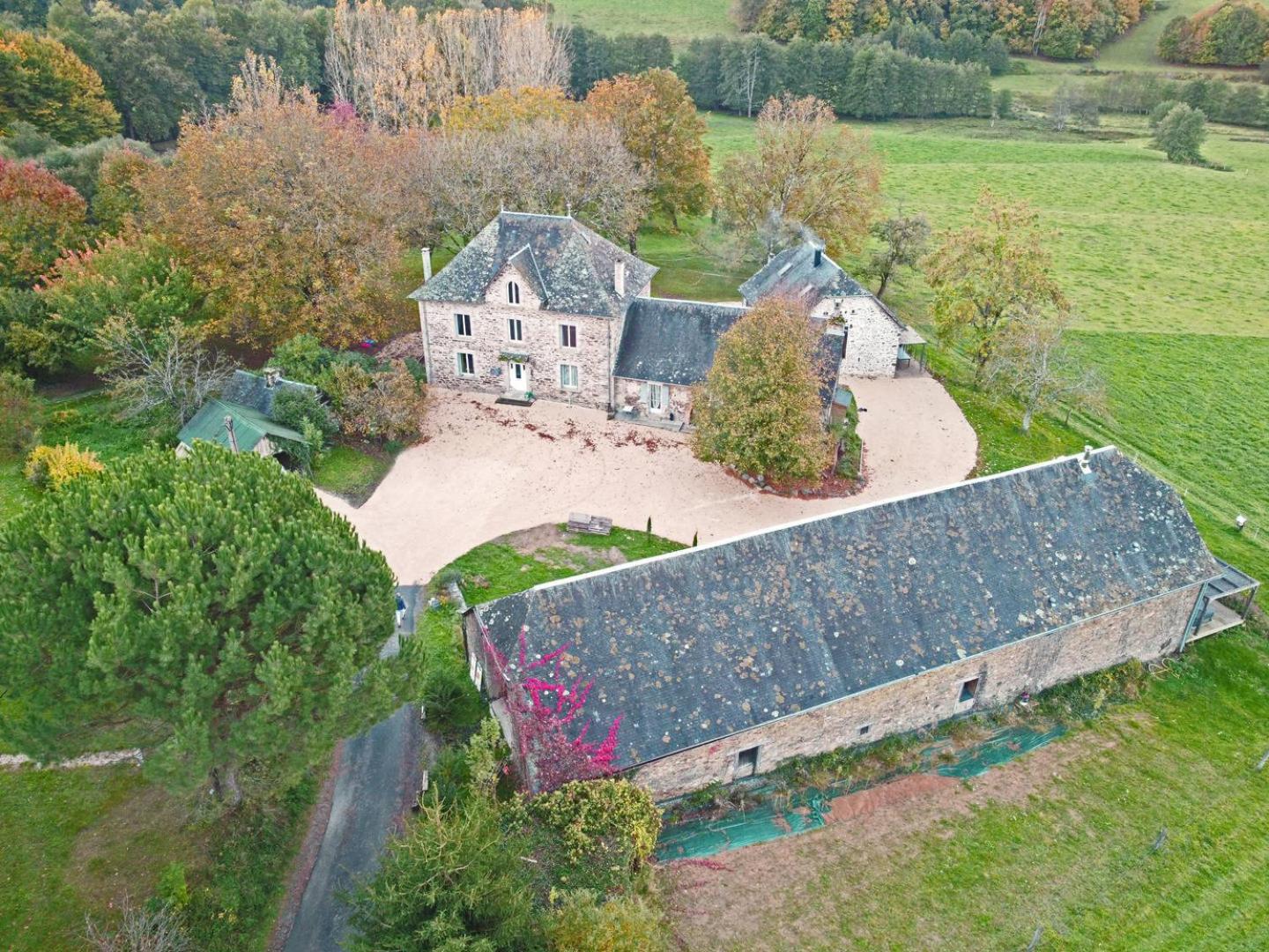 Domaine De La Clauzade Panzió Saint-Germain-les-Vergnes Kültér fotó
