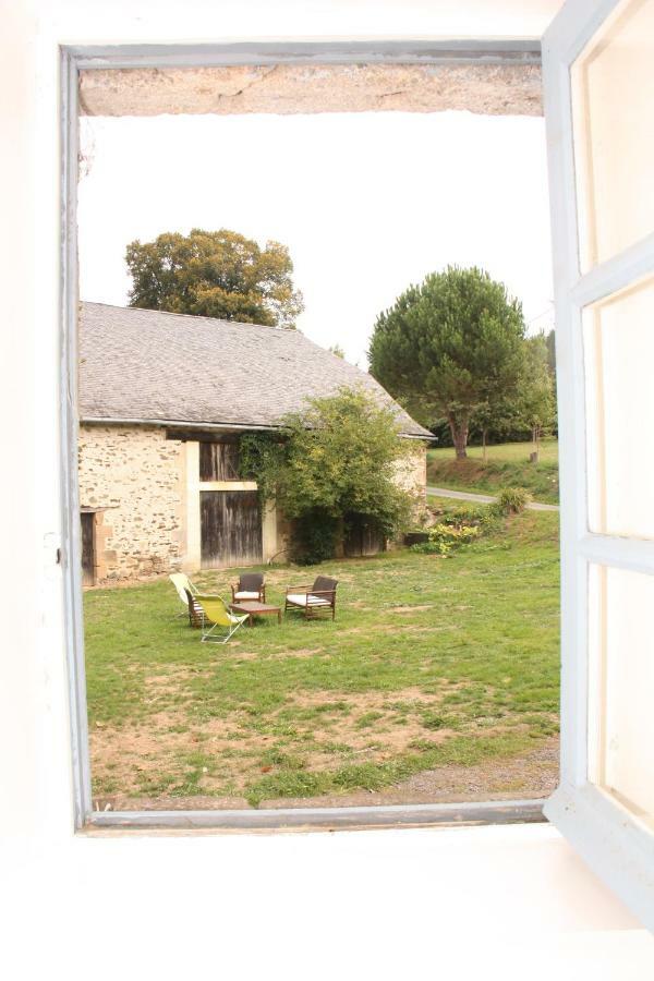 Domaine De La Clauzade Panzió Saint-Germain-les-Vergnes Kültér fotó